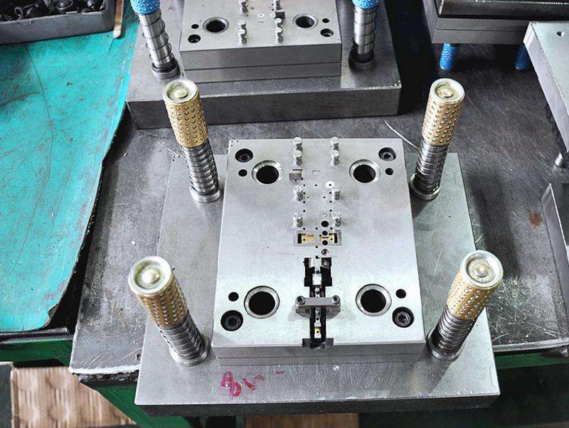 富拉尔基模具制造-01